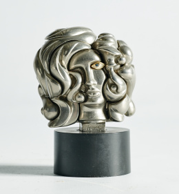 1050.  MIGUEL ORTIZ BERROCAL (Villanueva de Algaidas, 1933 - Antequera, 2006)“Retrato de Michèle”, 1969.