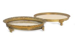 856.  Dos "sourtourt de table" Luis Felipe en metal dorado.Francia, h. 1848.