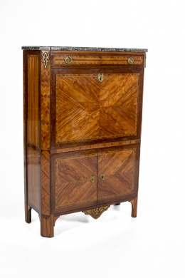 1215.  Bureau á abattant Luis XVI en madera de caoba, palo de rosa, marquetería de maderas teñidas y de espina de pez.Trabajo francés ffs. del S. XVIII..