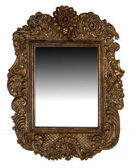 1091.  Marco de madera tallada, con decoración de hojas. Méjico, S. XVIII