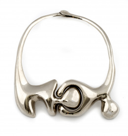 850.  Collar de JOAQUIN BERAO en plata , pieza única de una de sus primeras colecciones . Firmado: BERAO / 72