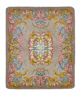 1121.  Alfombra en lana al estilo de la Real Fábrica..