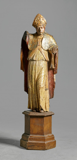 1021.  Escuela española, S. XVI-XVII“Obispo”Madera tallada, dorada, esgrafiada y policromada.