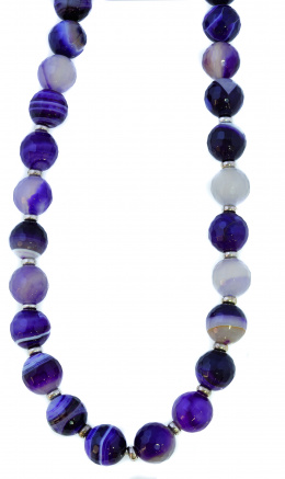 647.  Collar de cuentas facetadas de ágatas moradas de distintos tonos 