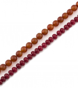 560.  Collar de cuentas de ágata roja en discos facetados de 14 mm,con cierre de esfera en plata.