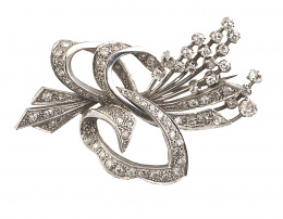 520.  Broche ramo años 60 de brillantes en oro blanco de 18K