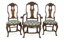 1103.  Pareja de sillas y una silla de brazos de influencia Reina Ana.Trabajo portugués, mediados del S. XVIII.