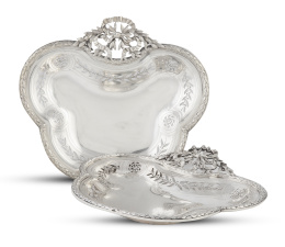 1134.  Pareja de centros de plata de estilo Luis XVI, ley 950. Con marcas.Boin-taburet, Paris (1880-1900).