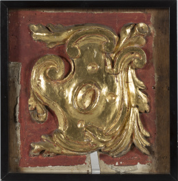 983.  Fragmento de retablo en madera tallada, dorada y policromada.Trabajo español, S. XVIII..