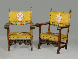 989.  Pareja de sillas de brazos Felipe III.Trabajo español, principios del S. XVII.