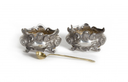 544.  Pareja de saleros estilo Luis XV en plata francesa punzonada.Jules Granvigne, París, h. 1880..