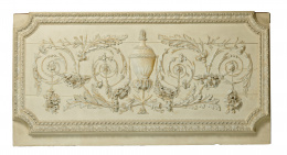 524.  Panel decoratvo de estilo Luis XVI con decoración en relieve tallada, trabajo francés.                                                                                                                                                                         .