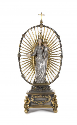 1231.  “Virgen del Rosario”Plata, plata sobre dorada y policromada en rostro y manos.Trabajo italiano, ff. del S. XVI - pp. del S. XVII..