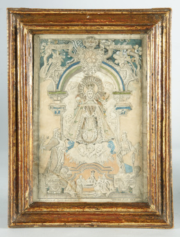 314.  Trabajo conventual Carlos III para una cofradía; de papel recortado, sobre seda azul y blanca y aplicaciones de laminillas doradas y plateadas, con la Virgen de la O bajo un arco de medio punto.firmada en 1764.
