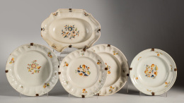 543.  Bacía en cerámica de esmaltada de la serie del ramito.Alcora, h. 1800..