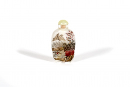 1316.  Snuff-bottle pintada bajo cristal con un paisaje con persoanjes.China, S. XX.