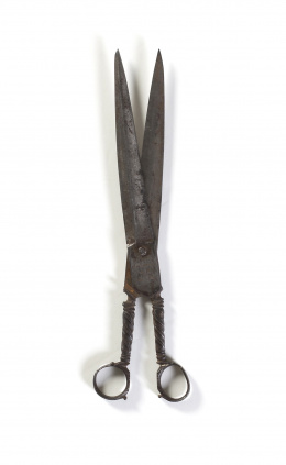 861.  Tijera en hierro con mago sogueado. Marcado.Antequera, S.P. Año 1752.