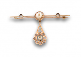 597.  Broche de ffs s.XIX con perla y rosetón colgante