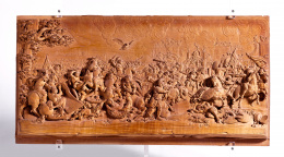 985.  Bajorrelieve representado “La Bataille d’Arbelles”, siguiendo el famoso cuadro de Charles le Brun, que se encuentra en el Museo del Louvre.Escuela francesa, segunda mitad del S. XVIII..