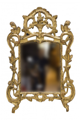503.  Espejo regencia de madera tallada y dorada.Trabajo francés,pp. del S. XVIII.