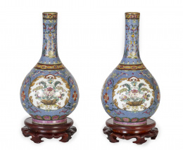 481.  Pareja de jarrones en porcelana, Trabajo para la exportación, China, dinastía Qing, ff. S. XIX