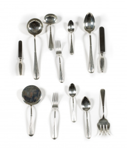 992.  Cubertería en plata de ley 916, con diferentes marcas de Madrid.Orfebres Madrileños: Juan Sellan, I.Samper, J.Perate,  A.Muñoz Meneses y  H.Adradas,; 1822,1824,1825, 1853, 1854,1858, 1859 y s.XX..