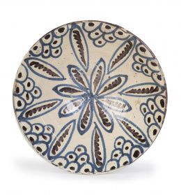 1109.  Cuenco en cerámica esmaltado en azul de cobalto y manganeso.Fajalauza, S. XIX.