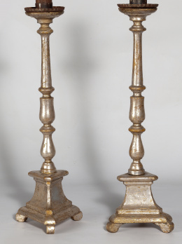 1083.  Pareja de hacheros de madera tallada y corleada, S. XIX.