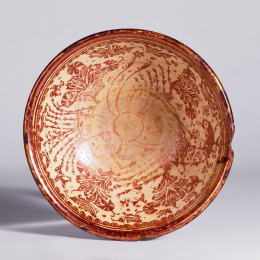 1072.  Cuenco en cerámica de reflejo metálico de Manises, S. XVIII
