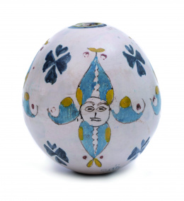 451.  Ornamento armenio en forma de huevo de cerámica esmaltada en azul, amarillo y manganeso con serafines.Kutahya, imperio otomano, S. XVIII.