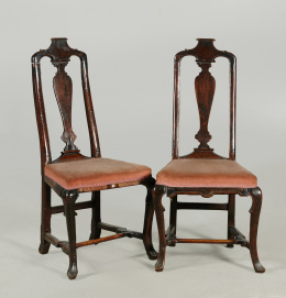 988.  Pareja de sillas de estilo Reina Ana.Trabajo español de pp. del S. XVIII.
