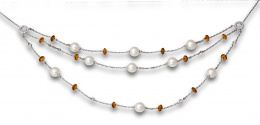 621.  Collar con perlas cultivadas citrinos y aros de brillantes en cadena de oro blanco de 18K.