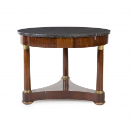 997.  Mesa velador Imperio en madera de caoba con tapa de mármol.Francia, primer tercio del S. XIX.