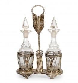 555.  Portavinagreras isabelinas de plata en su color. Juan Sellán, Madrid, Villa y Corte, 1845-1846.