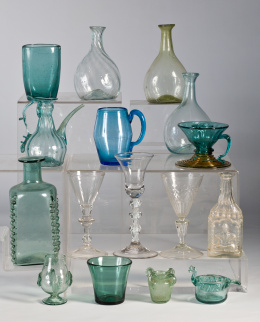 857.  Vaso en vidrio verde.Castilla, S. XVIII-XIX..