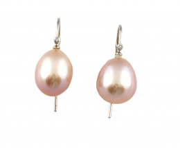 165.  Pendientes con perlas ovales de 10,50 mm y brillantito en gancho de oro blanco de 18K.