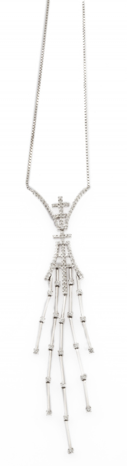 274.  Gargantilla de brillantes en centro con arcos y motivos geométricos rematados en cascadas colgantes