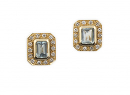 209.  Pendientes con aguamarinas de talla esmeralda y orla octogonal de brillantes