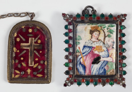 1288.  “Santa Reina”, esmalte pintado, con marco simulando rubíes y esmeraldas.Trabajo español, S. XVIII..