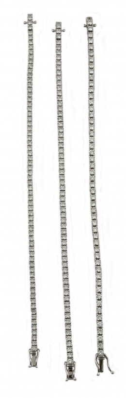 806.  Pulsera rivière de brillantes que suman 4,20 ct aprox en montura de oro blanco de 18K.