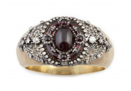 402.  Importante brazalete de ff. s.XIX con centro de brillantes y granate y punzón de exportación francés