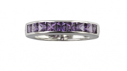 701.  Conjunto de cuatro sortijas con amatistas, turmalinas, peridotos y topacios respectivamente de engaste invisible 