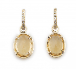 231.  Pendientes largos con arco de brillantes del que pende citrino de talla oval, desmontable
