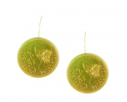 672.  Pendientes con monedas de dos y medio pesos mejicanos