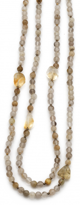 132.  Collar largo de cuentas de citrinos de 6 mm combinadas con piezas irregulares.