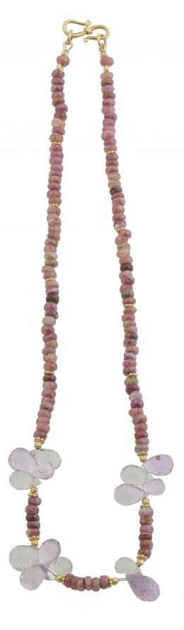 295.  Gargantilla de turmalinas en forma de discos con centros de amatistas rosas y lilas de talla perilla facetada