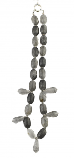 275.  Conjunto de collar con piedras ovales alternos con lágrimas y pendientes en ágata grisácea en plata