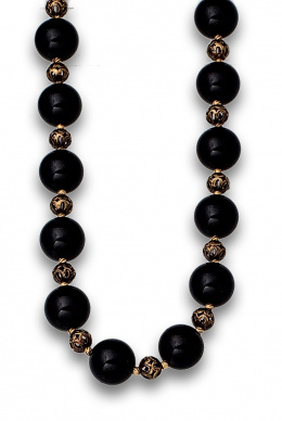 109.  Gargantilla con cuentas de ónix combinadas con cuentas de filigrana en plata envejecida.