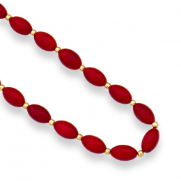 72.  Collar de cuentas de coral rojo de rama alternas con cuentas de plata vermeill.