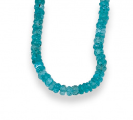 98.  Gargantilla de cuentas facetadas de apatito de 4,5 mm con cierre en plata.